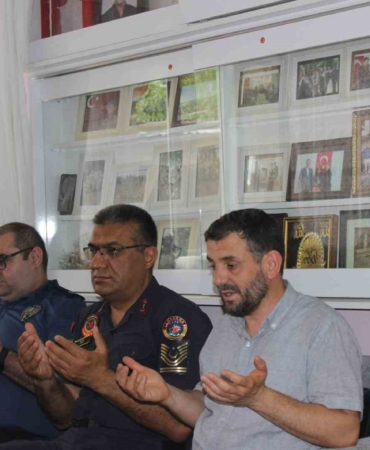 Osmaneli’de Kaymakam ve Belediye Başkanı vatandaşlarla bayramlaştı