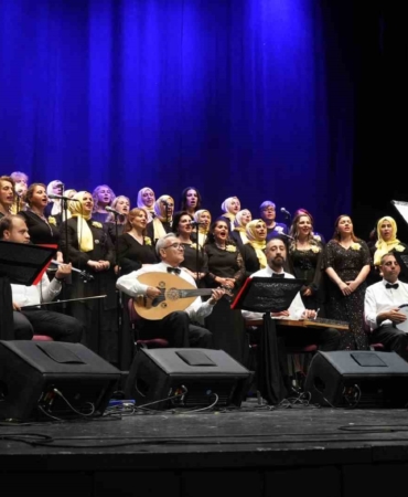 Otizm Anneler Korosu ayakta alkışlandı