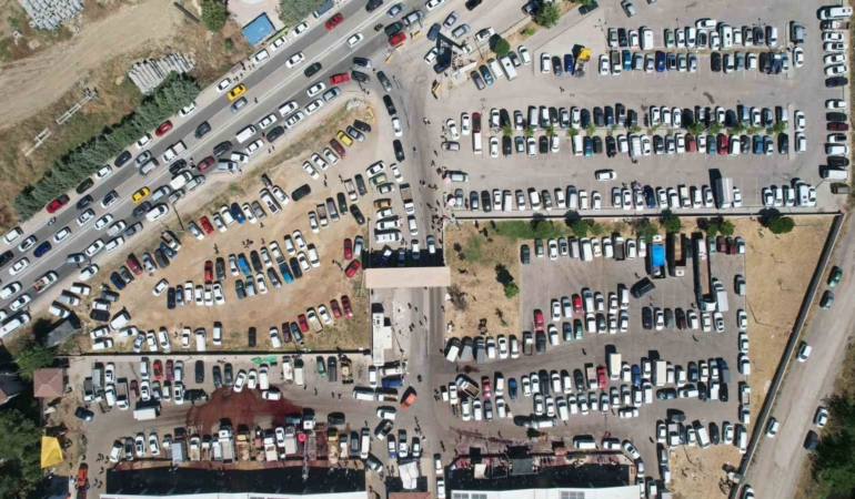 Oto pazarı değil, kurban pazarı