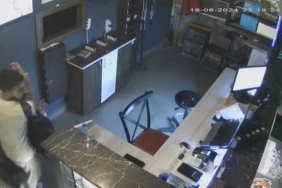 Oyun konsolu hırsızlığı kamerada