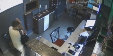 Oyun konsolu hırsızlığı kamerada