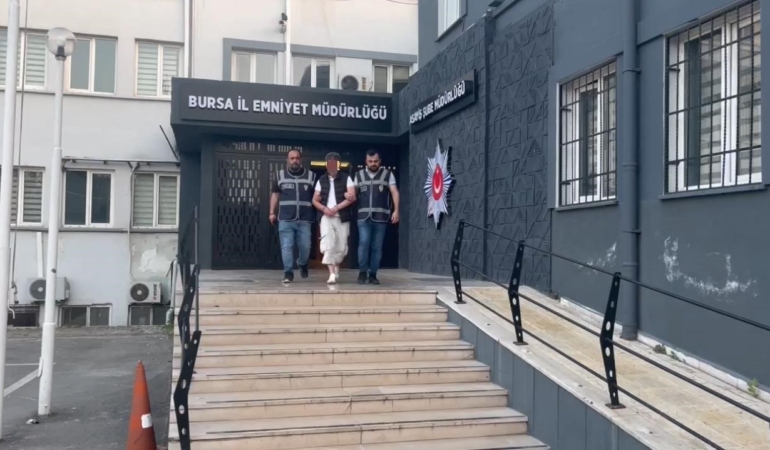 (Özel) ’Silahlı yağma’ suçundan 25 yıl hapis cezasıyla aranıyordu, kıskıvrak yakalandı