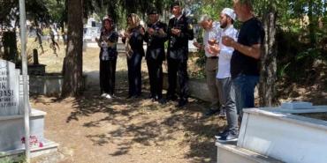 Pehlivanköy’de şehit asker mezarı başında anıldı
