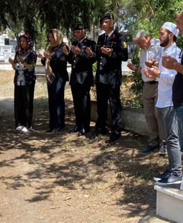 Pehlivanköy’de şehit asker mezarı başında anıldı