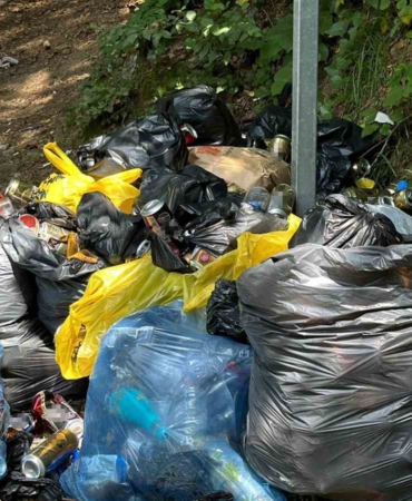 Piknikçiler Belgrad Ormanı’nı çöp yığınına çevirdi