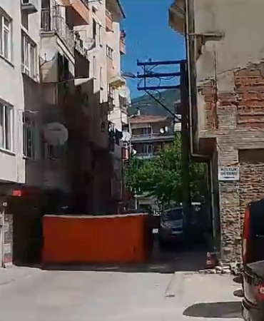 Psikolojik sorunları olan şahsı hastaneye götürmek için itfaiye seferber oldu