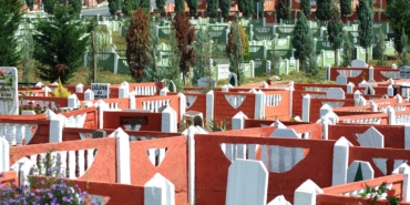 Sakarya Büyükşehir’den bayram arifesinde mezarlıklara ücretsiz ulaşım