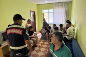 Sakarya’da 13 göçmen kaçakçısı organizatörü tutuklandı