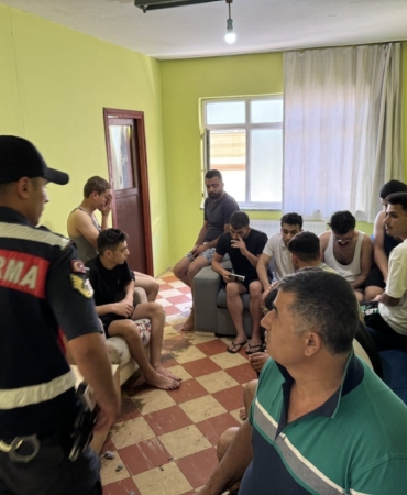 Sakarya’da 13 göçmen kaçakçısı organizatörü tutuklandı