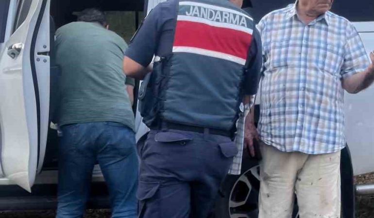 Sakarya’da kazma ve tüfekli kavga: 2 yaralı