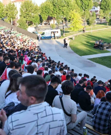 Sakaryalılar milli maçı dev ekranda izleyecek