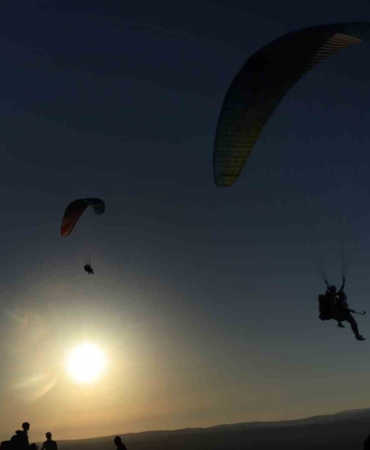 Sakarya’nın gökyüzündeki gözleri: Paraşütçüler