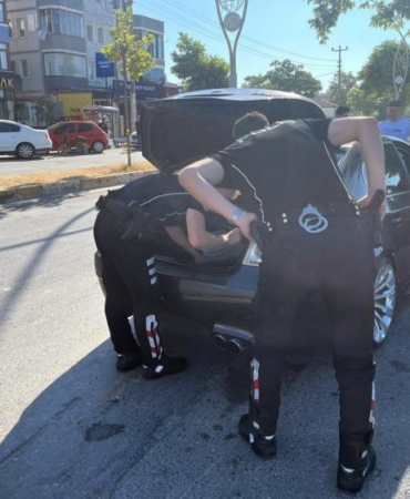 Sakarya’nın tatil bölgesinde polis denetimi: 52 araç sürücüsüne 120 bin lira ceza