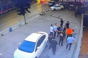 Sancaktepe’de silahlı saldırganlar oto yıkamacıyı darp etti, o anlar kamerada