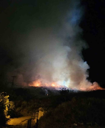 Sarıyer’de korkutan yangın: Geniş alana yayılan yangını söndürme çalışmaları sürüyor