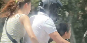 Sarıyer’de motosiklet sürücüsünün ailesiyle beraber tehlikeli yolculuğu kamerada