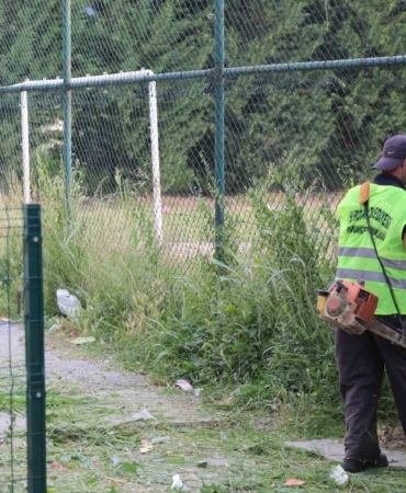 Serdivan’da yaz temizliği devam ediyor