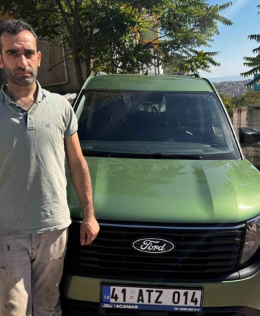 Sıfır diye aldığı 2 araç da hasarlı çıktı