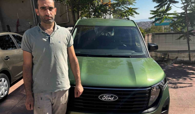 Sıfır diye aldığı 2 araç da hasarlı çıktı