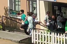 Sınava yetişmeyen öğrenci giriş belgesini çöpe atarak çaresizce evine döndü