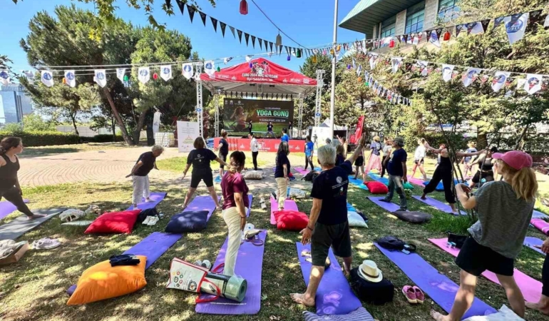 Şişli’de Uluslararası Yoga Günü düzenlenen etkinlikle kutlandı