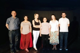 Son oyunlarını sahneleyip mezun oldular