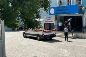 Su sebilinden taşan suya basarak ayağı kayan öğrenci hastanelik oldu