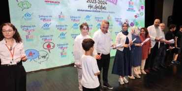Sultangazi Bilim Merkezi’nde eğitimi tamamlayan öğrenciler için mezuniyet töreni düzenlendi
