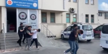 Sultangazi’de bebeği cami önüne bırakan şahıslar yakalandı