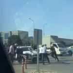 Sürücülerin yol verme kavgası kamerada