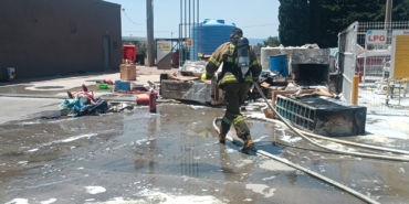 Tadilat halindeki benzinlikte çıkan yangın korkuttu