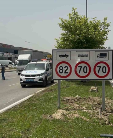 Takla atarak karşı şeride geçti: O anlar kamerada