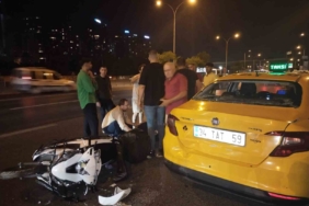 Taksiye arkadan çarpan motosiklet sürücüsü yaralandı
