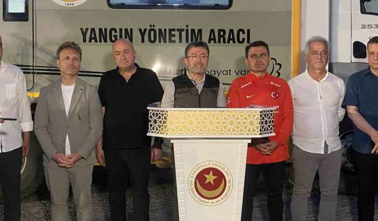 Tarım ve Orman Bakanı Yumaklı: "300 hektar alanın etkilenmesi söz konusu"