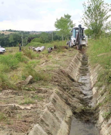 Tarıma can veren sulama kanalları temizleniyor