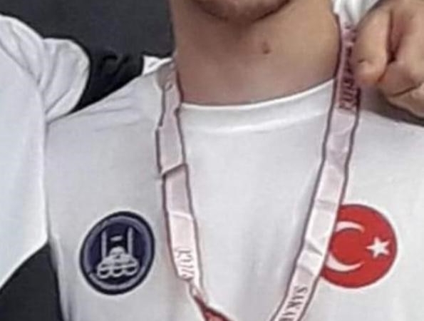 Tartışma kanlı bitti: Kick Boks sporcusu ve arkadaşı bıçaklanarak yaralandı