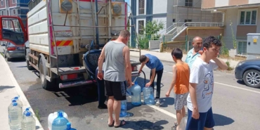 Tekirdağ’da 90’ları aratmayan görüntü: Bayram günü tankerlerle su taşıdılar