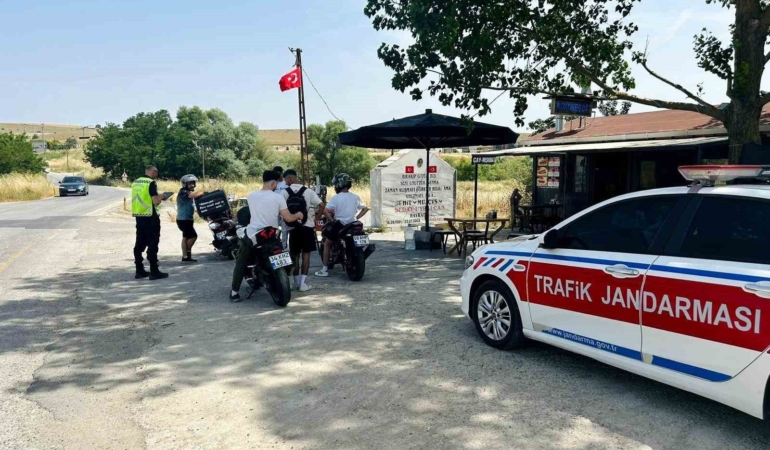 Tekirdağ’da emniyet şeridini ihlal eden 9 kişiye 65 bin lira ceza