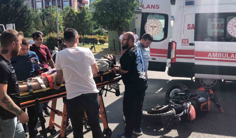 Tekirdağ’da motosikletle otomobilin çarpıştığı kaza kamerada