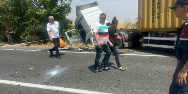 Tekirdağ’da tıra çarpan otomobil sürücüsü hayatını kaybetti