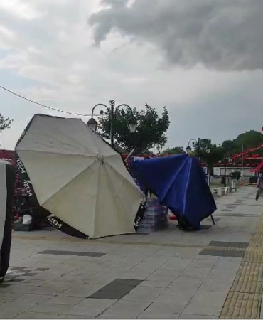 Tekirdağ’da yağış ve fırtına hayatı olumsuz etkiledi
