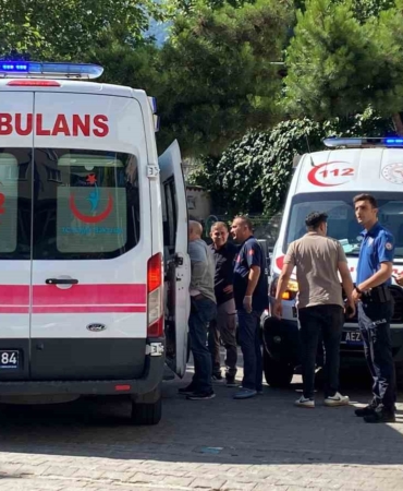 Ticari takside gördüğü eşine kurşun yağdırdı, eşi ve taksici yaralandı