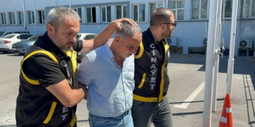 Ticari takside gördüğü eşini ve ticari taksi şoförünü vuran koca yakalandı