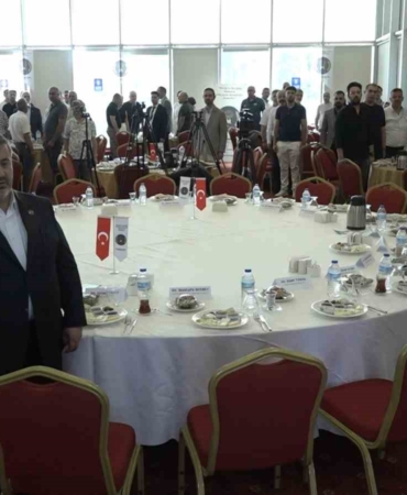 TR Düşünce Kulübü ilçe belediye başkanları ile buluştu