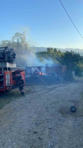 Tüp patladı, çıkan yangında kuruluk kül oldu