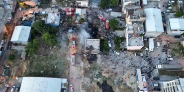 Tüpler bomba gibi patladı, ev alevlere teslim oldu