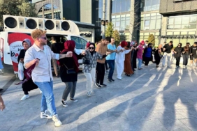 Ümraniye’de YKS öğrencileri halay çekerek sınav stresini attı