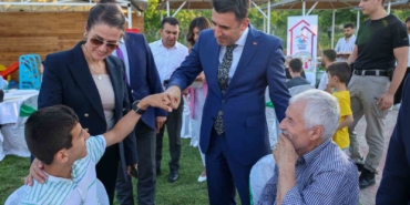 Vali Aygöl, koruyucu aile günü programına katıldı