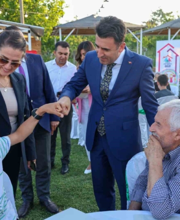 Vali Aygöl, koruyucu aile günü programına katıldı