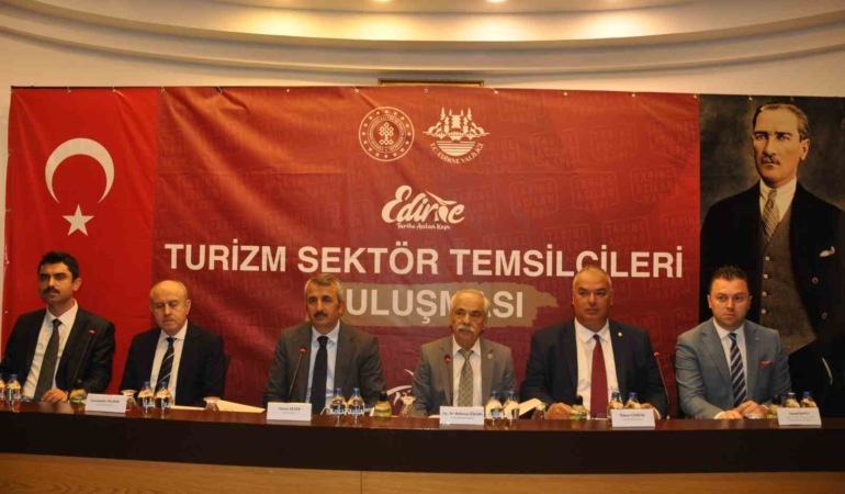 Vali Sezer: "Enez ve Keşan’da vatandaşlarımızın rahatlıkla girebileceği halk plajları yapalım istiyoruz"